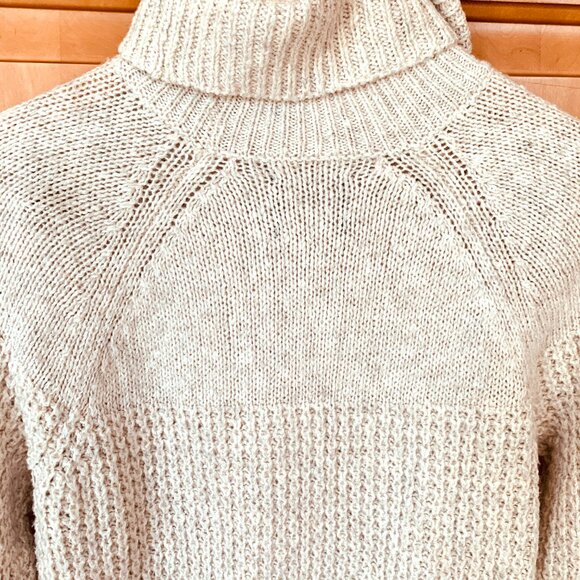 ABERCROMBIE & FITCH Oatmeal Mixed Knit Long Sleeve Sweater Sz M - Picture 12 of 12